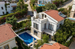 Havuzu, plajı, bahçesi ve olağanüstü manzarasıyla…